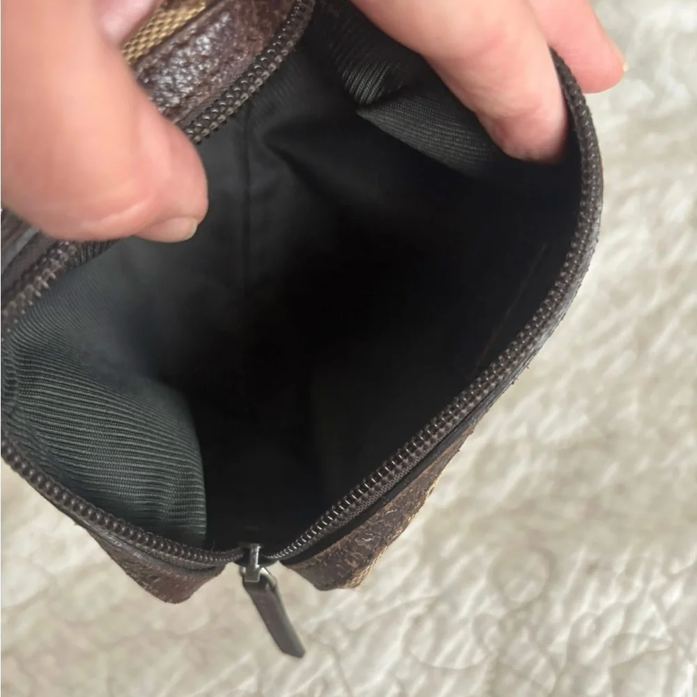 🎈SOLD🎈Gucci Monogram Pouch - Picture 7 of 7
